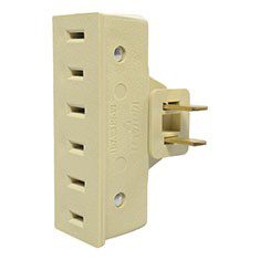 ADAPTADOR GIRATORIO TRIPLE 125 VOLTS MARFIL LEVITON